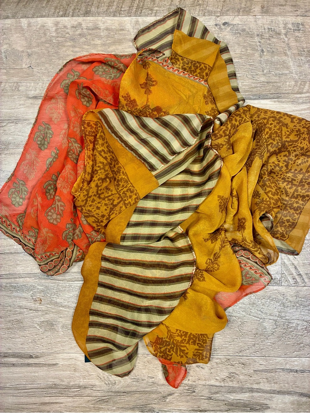 Guarisco Spa Italy 100% Silk Mixed Print Lightweight Sheer Scarf Wrap 26”x69” - Picture 1 of 10